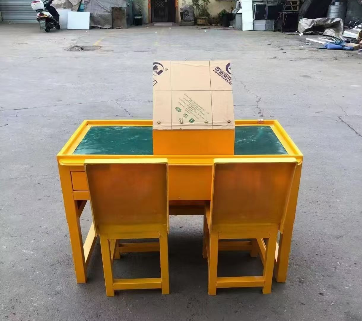 温宿防静电导通桌井下煤矿火工品发放桌：危险品流转的安全守护者